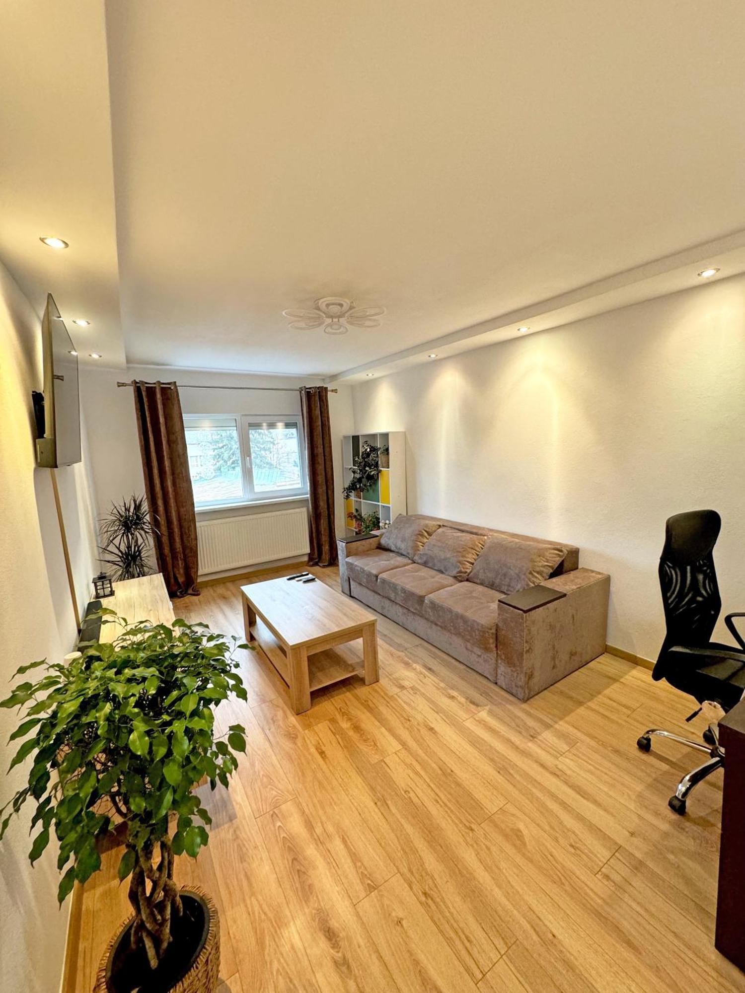 Ultracentral Apartment Târgu Jiu Exterior foto